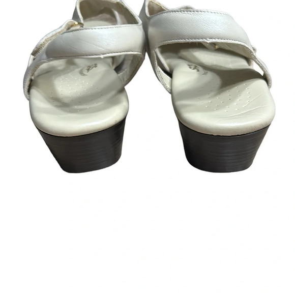SAS sandals ,women size 10.5 Suntimer Pearl Cream colored,Velcro,comfy,1.5” heel - Picture 8 of 17